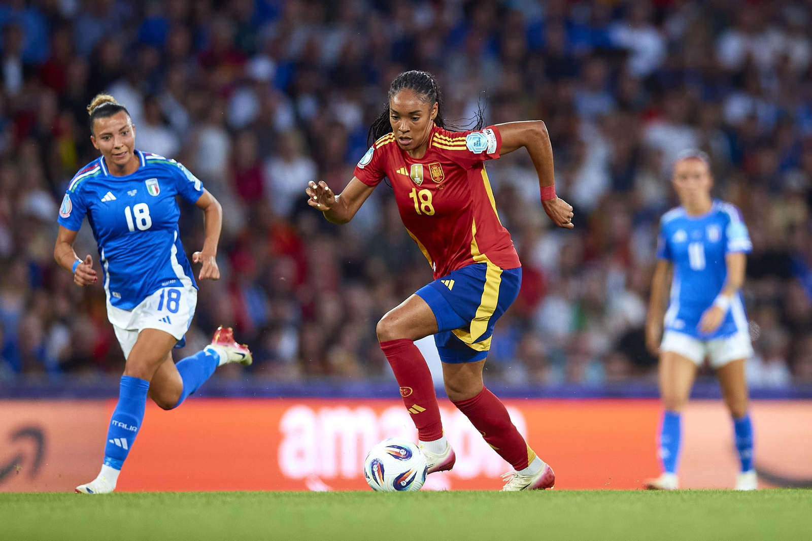 Las fotos del Italia - España de la Eurocopa femenina