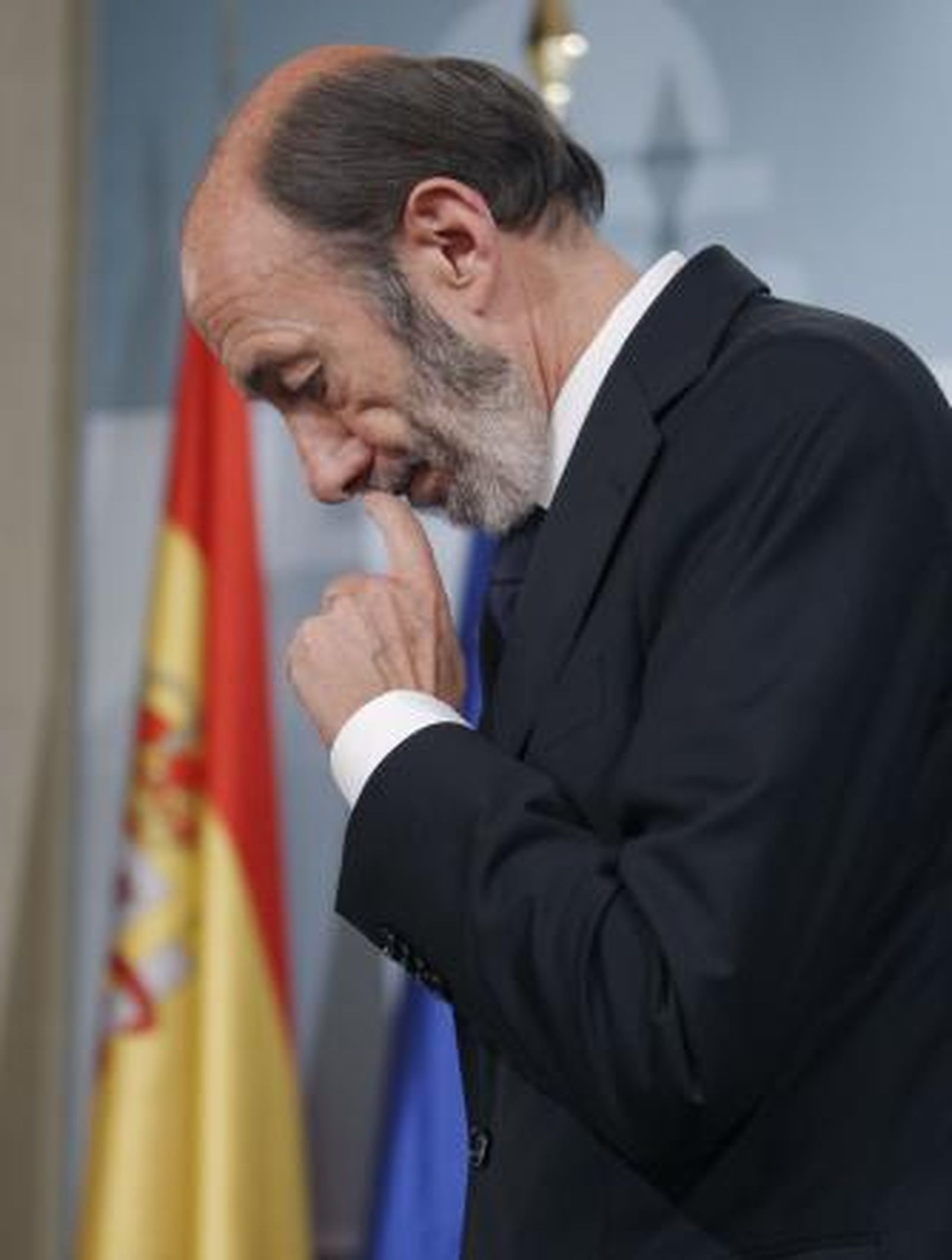 Rubalcaba: "No hay evidencias que relacionen a los etarras detenidos con los últimos atentados"