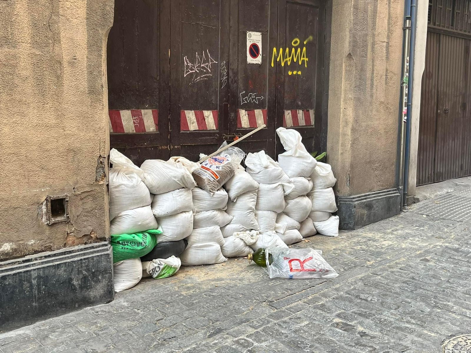 A la policía secreta se le amontona el trabajo