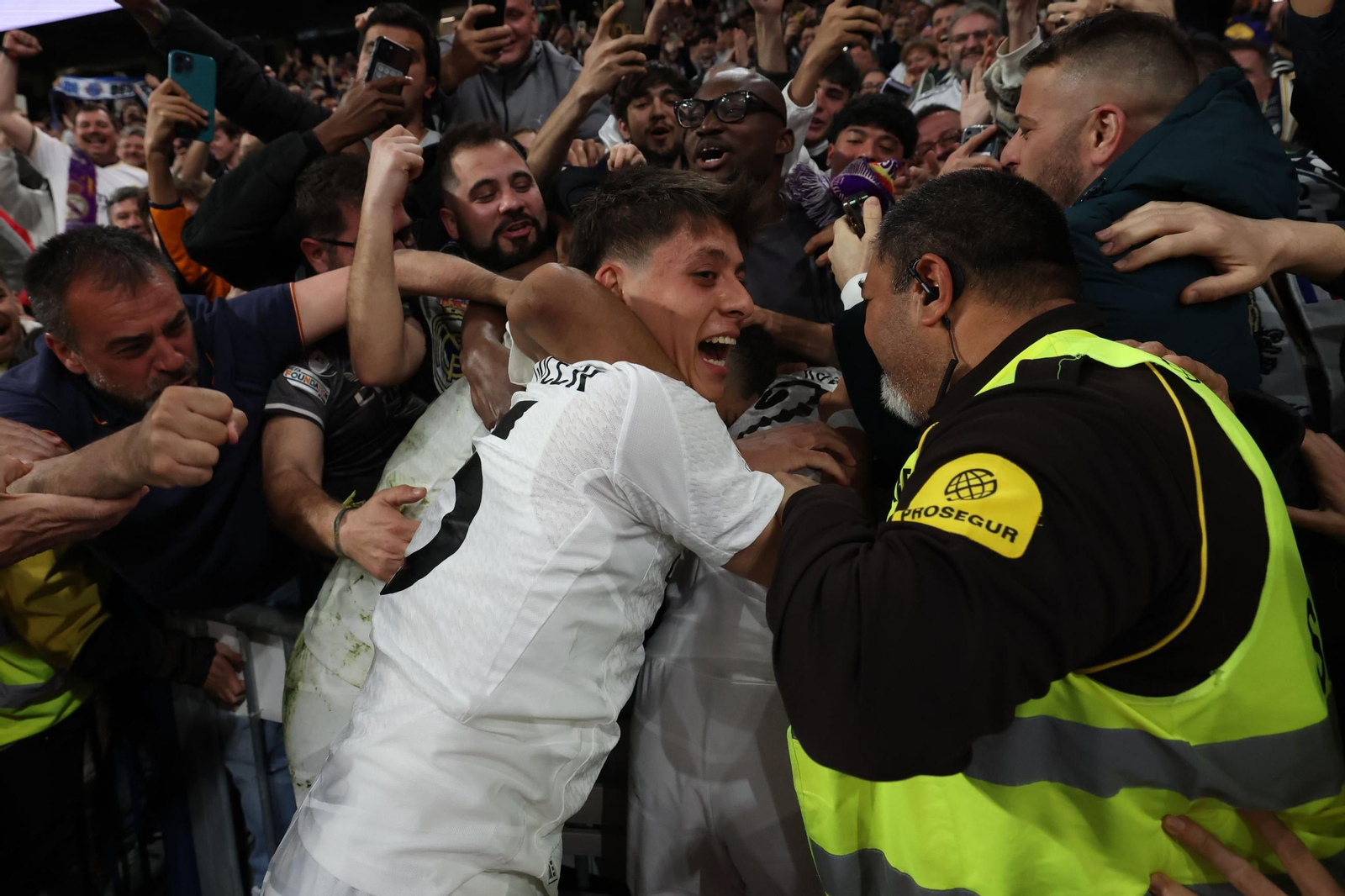 Las fotos del Real Madrid - Real Sociedad camino del Estadio de la Cartuja