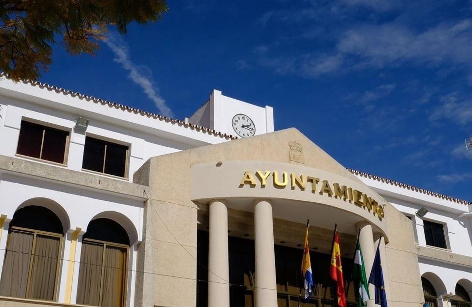 Fachada del Ayuntamiento de Rincón de la Victoria