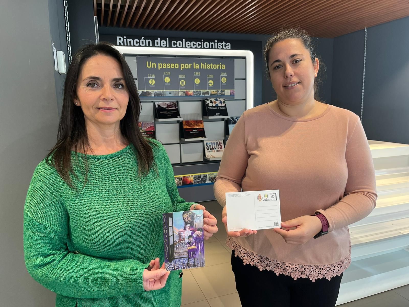 La tarjeta de Correos con la imagen el cartel de Semana Santa.