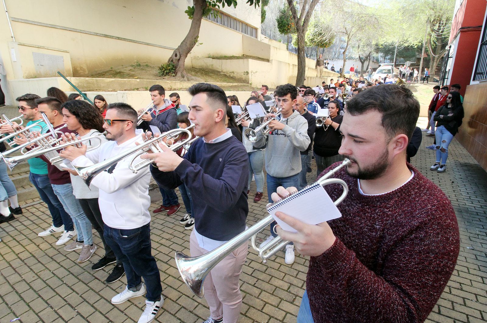 Ensayo solidario de la Hdad del Perdón, en imágenes