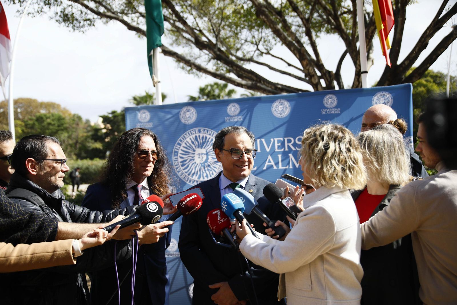 Las imágenes del acto de entrega de la Medalla de Oro a José Fernández Torres Tomatito, en la Universidad de Almería
