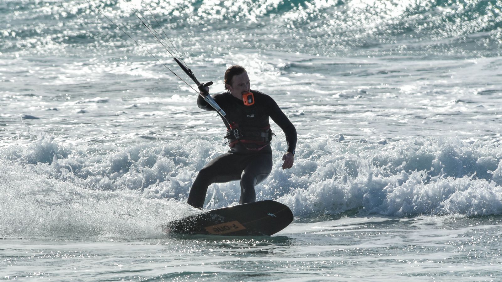 Ambiente en el puente de la Inmaculada en Tarifa, en imágenes