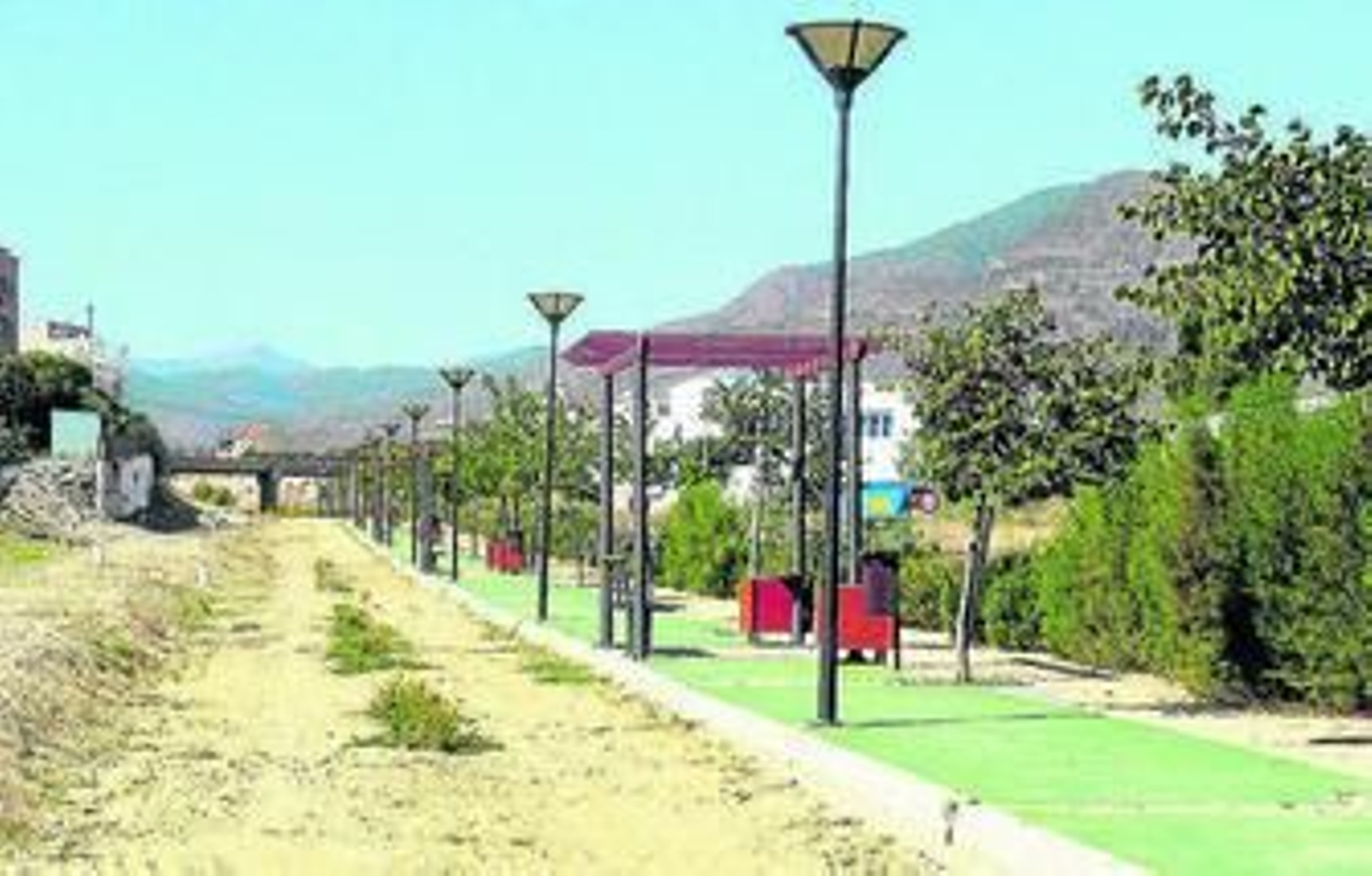 El municipio ya cuenta con parte del trazado de la Vía Verde que discurre hasta Purchena y tiene 1,6 kilómetros.