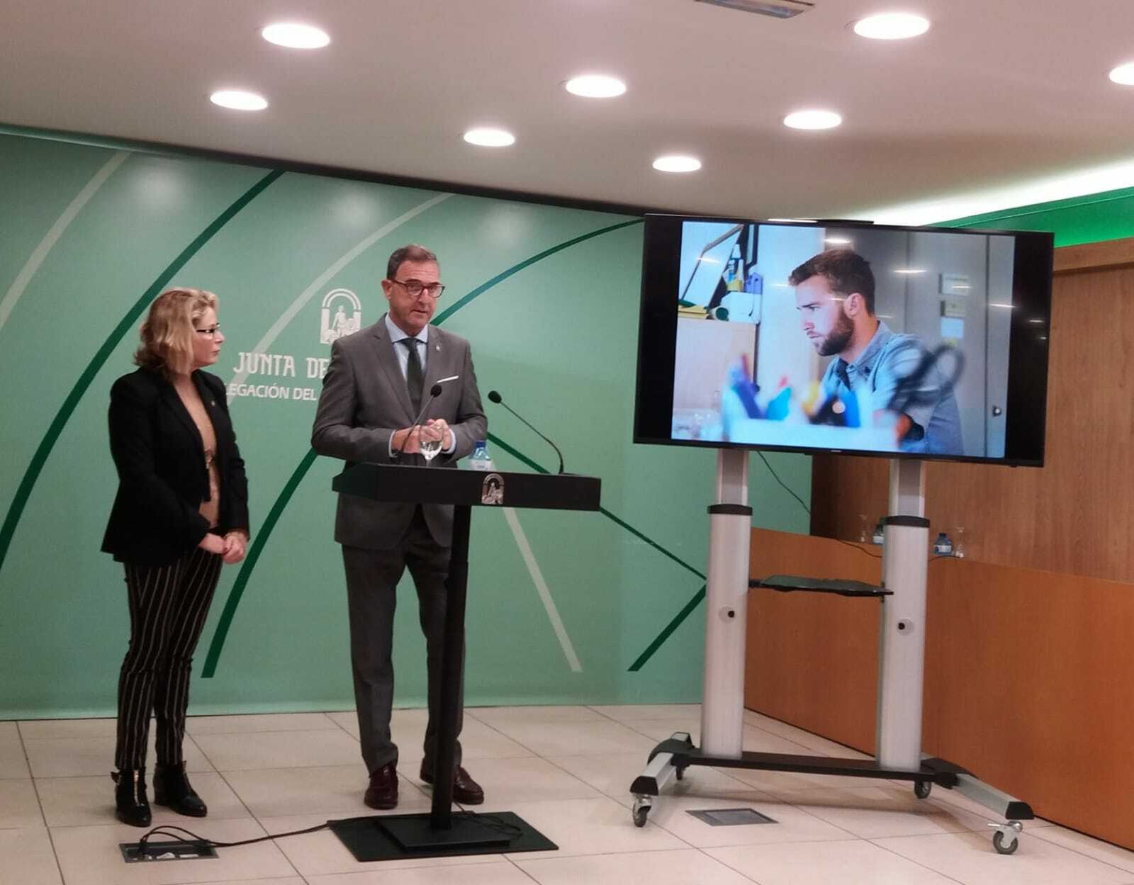 Los delegados de Empleo y Salud, en la rueda de prensa.