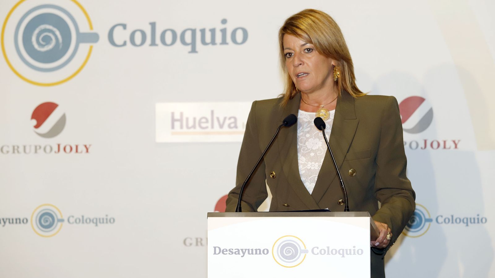 Pilar Miranda fue la encargada de presentar al consejero de Presidencia.