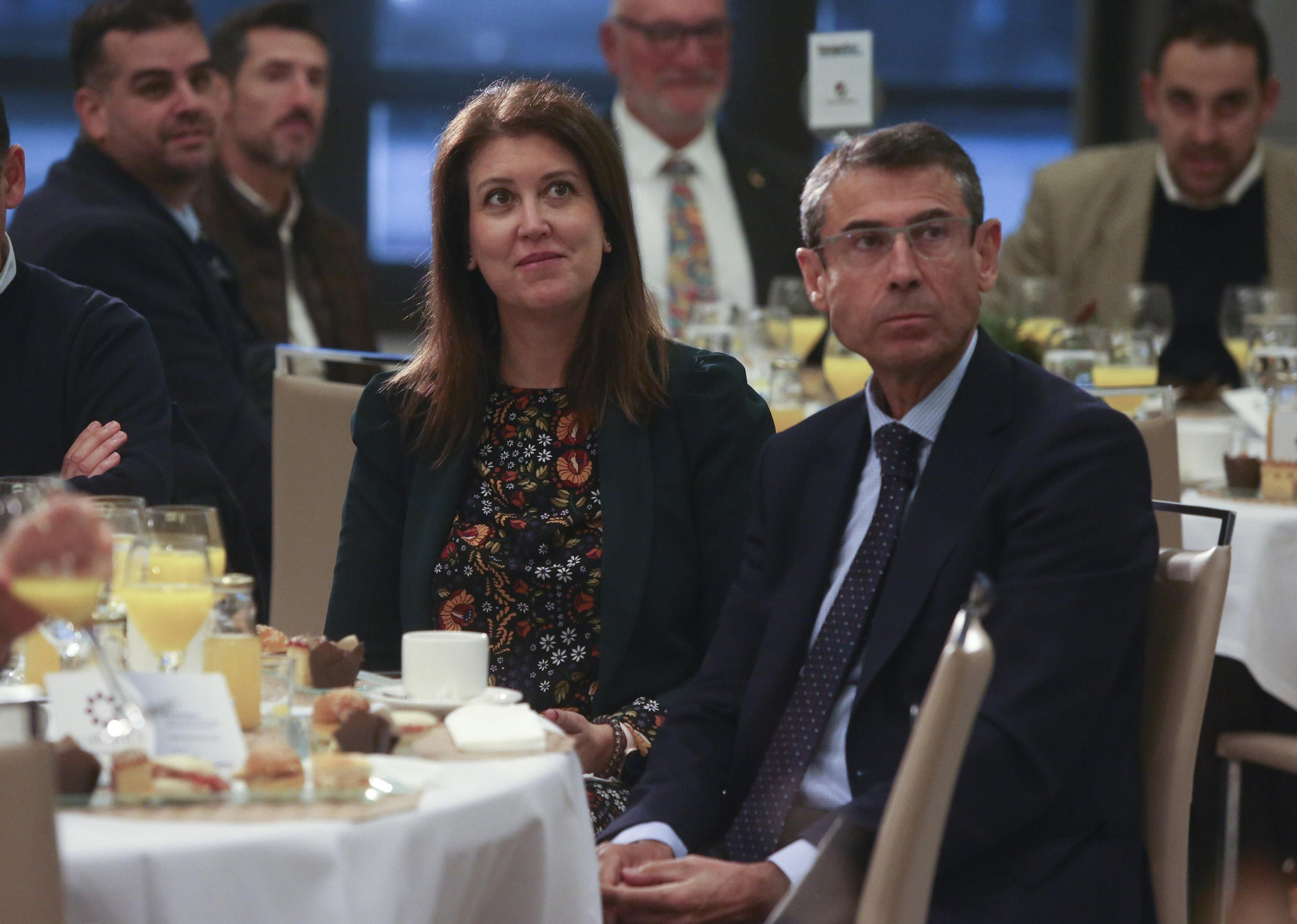 El Foro Joly Unicaja Banco con la consejera de Empleo de la Junta de Andalucía en imágenes