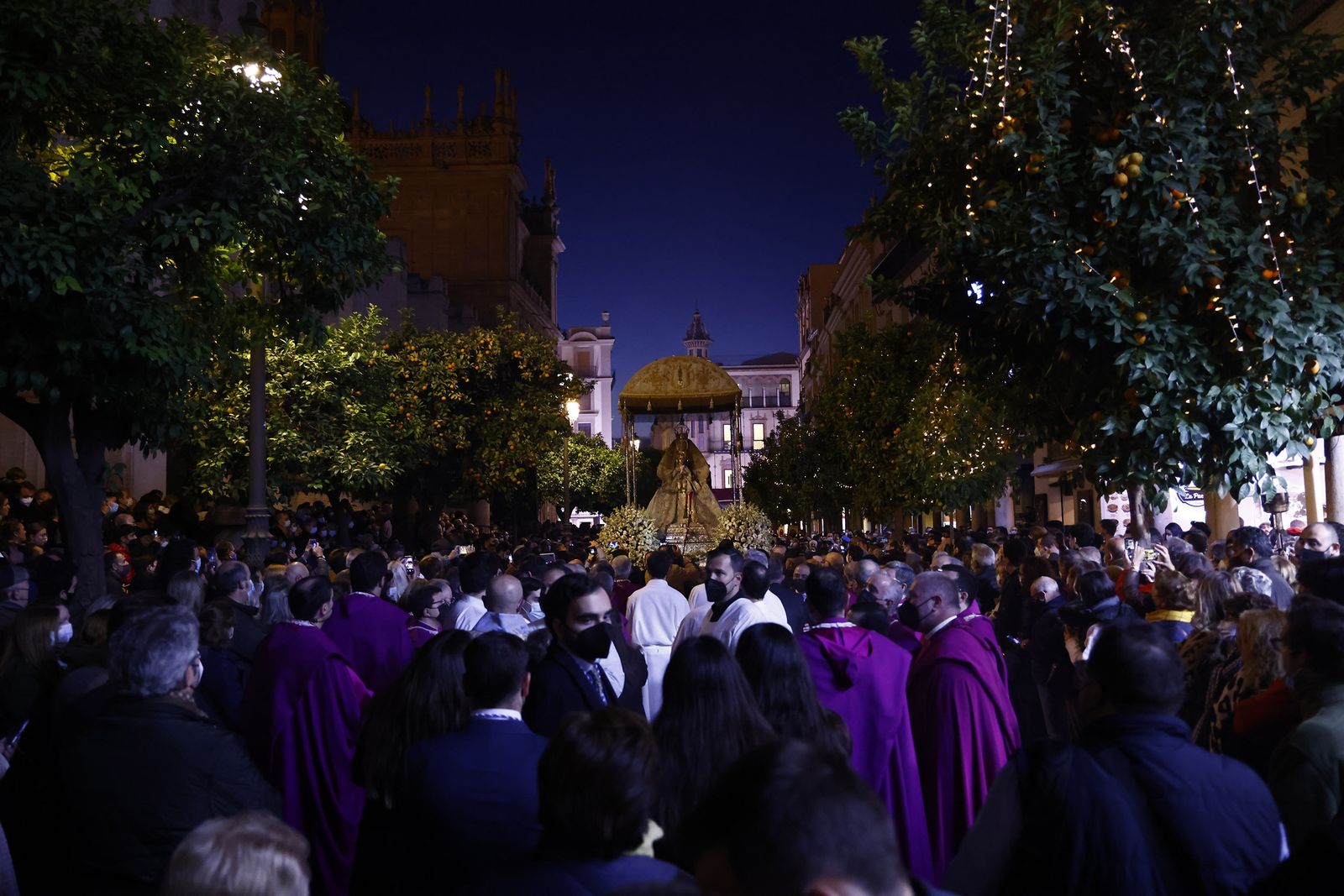 La procesión de la Virgen de los Reyes, en imágenes