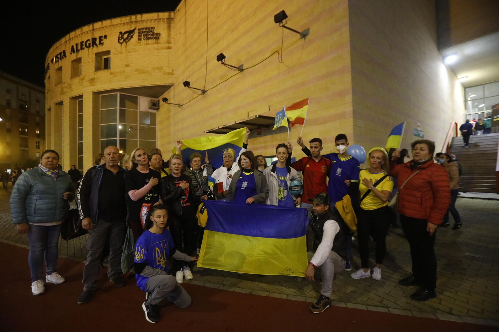 Las imágenes del emotivo encuentro entre España y Ucrania en Córdoba