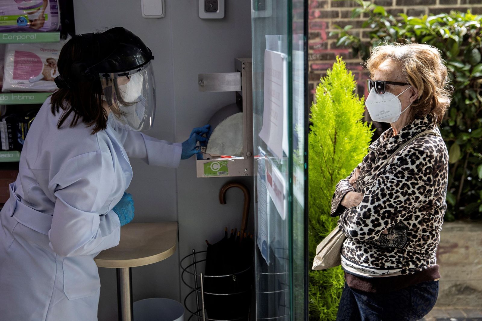 Cerca de 400.000 personas han acudido cada día a las boticas andaluzas.