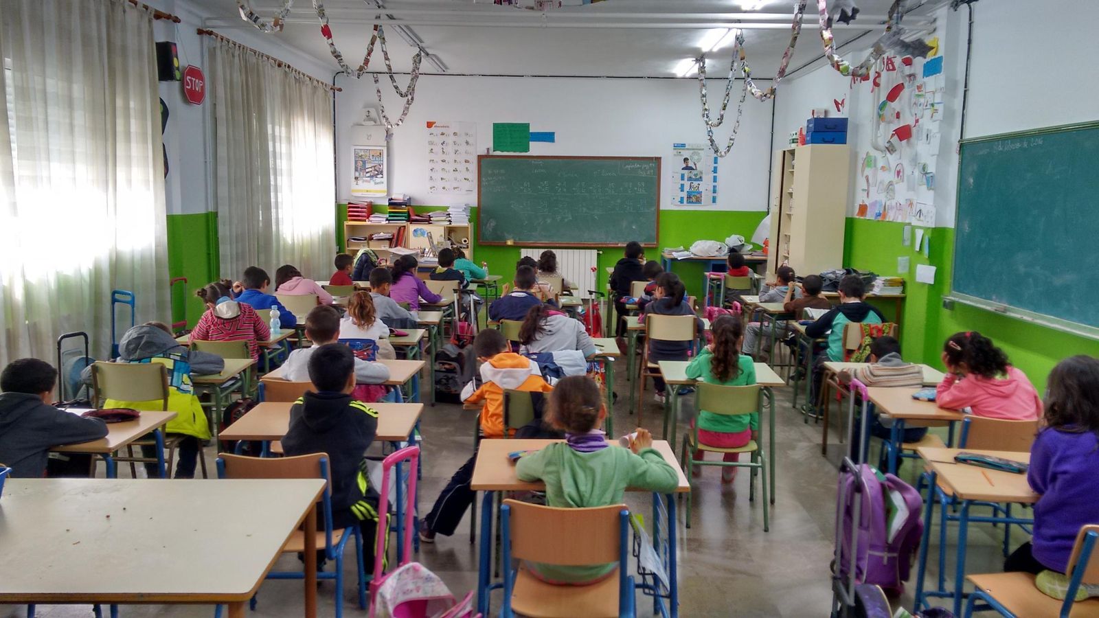 Un aula de Primaria con su alumnado habitual.