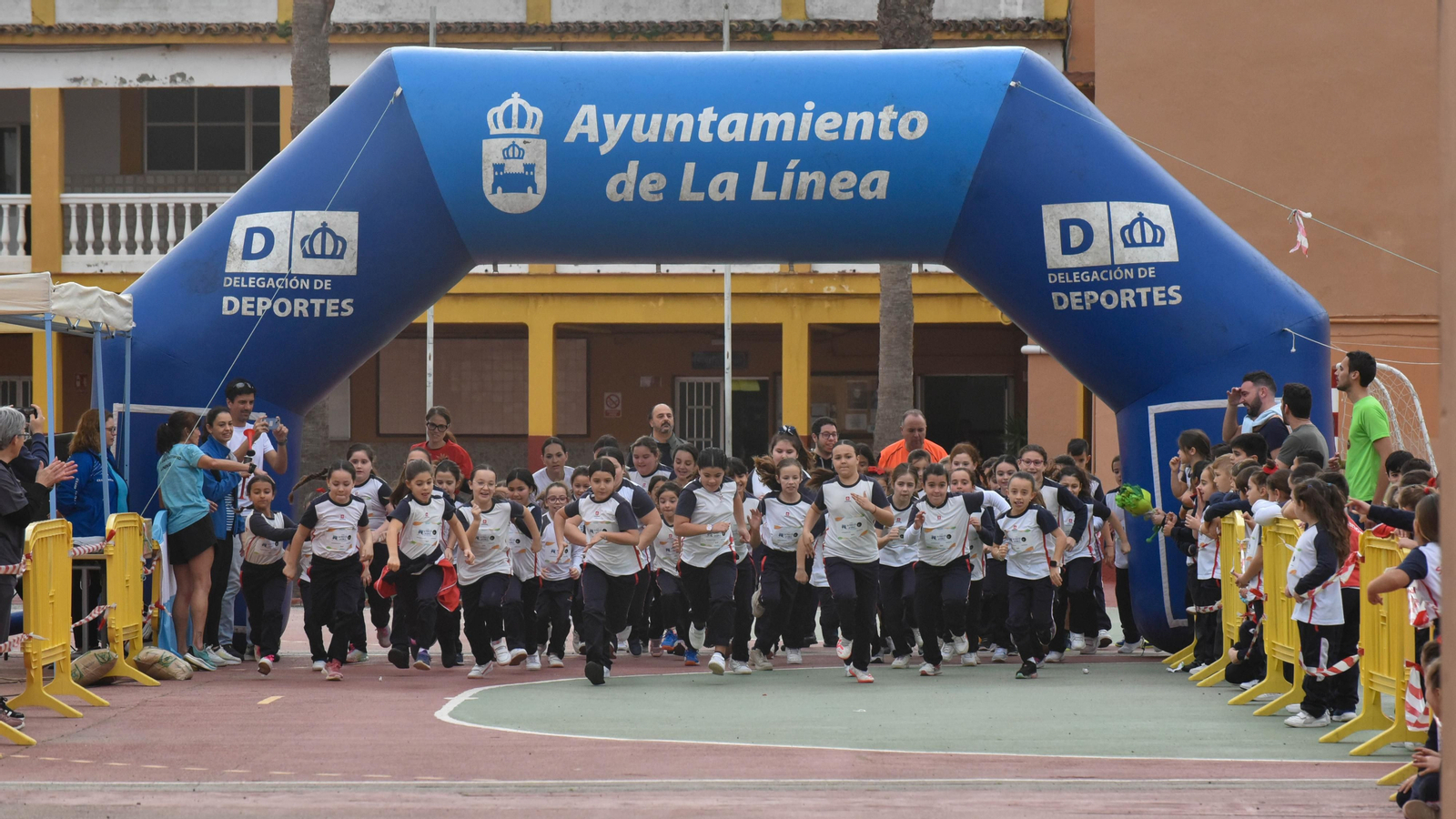 Fotos de la carrera contra la leucemia del Colegio Salesianos de La Línea