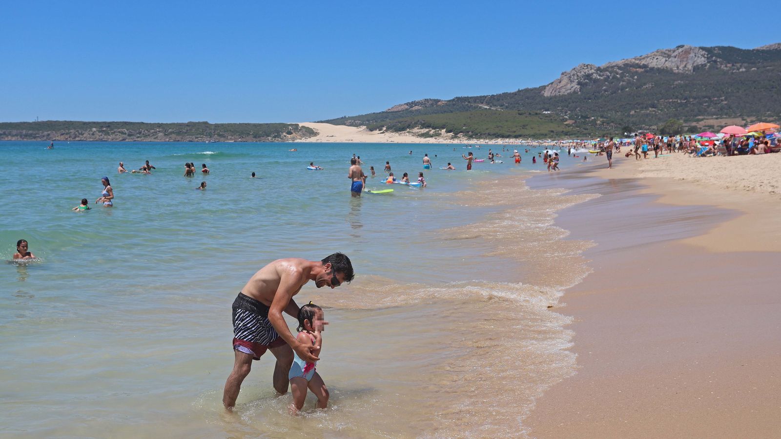 Restricciones de acceso a la playa de Bolonia