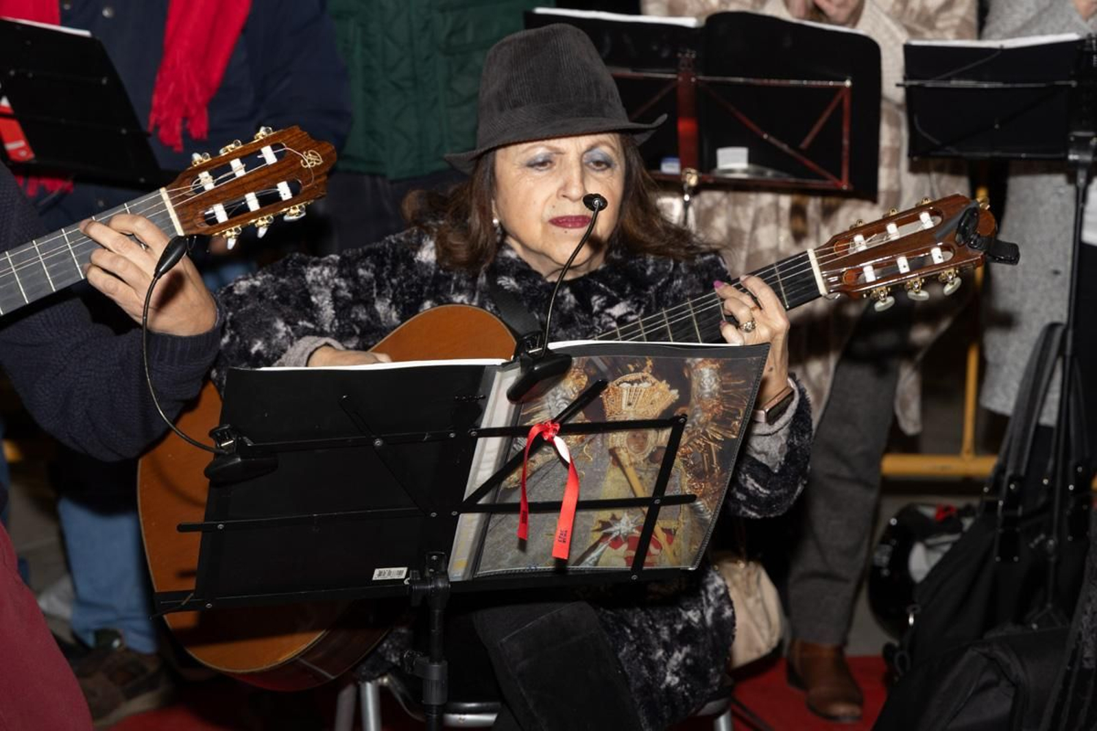 Zambomba de la Hermandad de la Buena Muerte y actuación de Maria Soledad