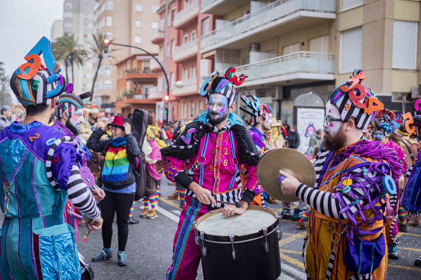 La Cabalgata Magna del Carnaval de Cádiz 2024, en imágenes