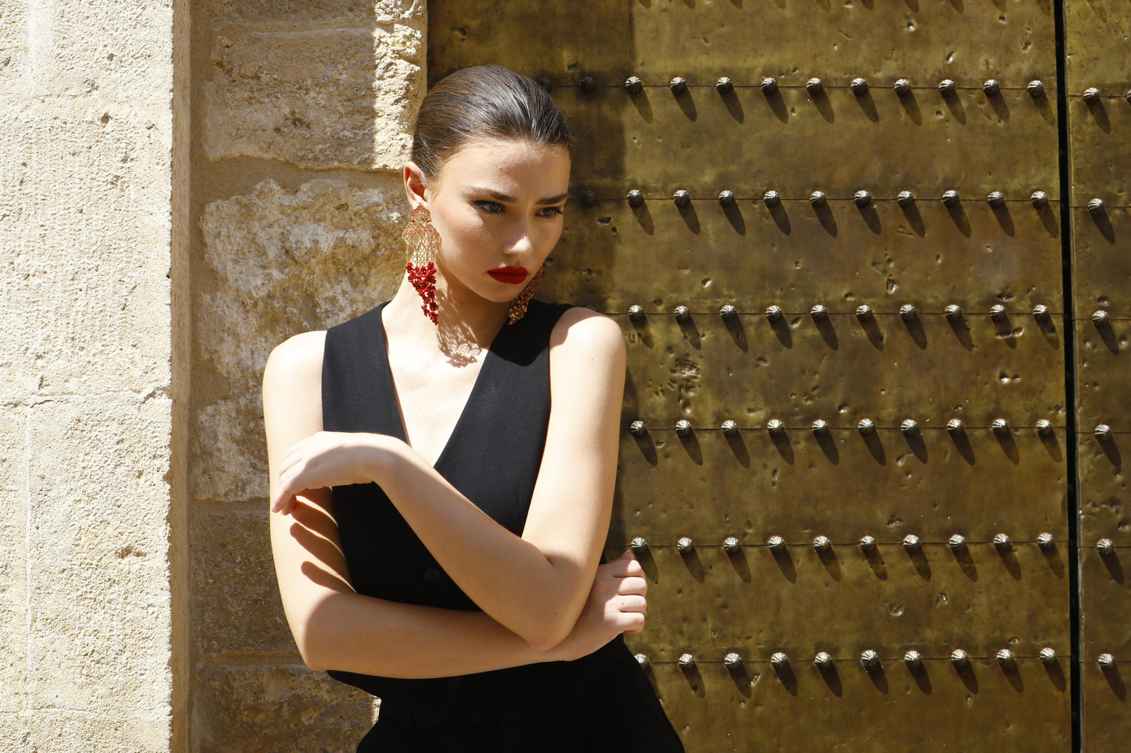 Tras el objetivo de Marina Testino: la mujer de Romero de Torres seduce a los joyeros cordobeses