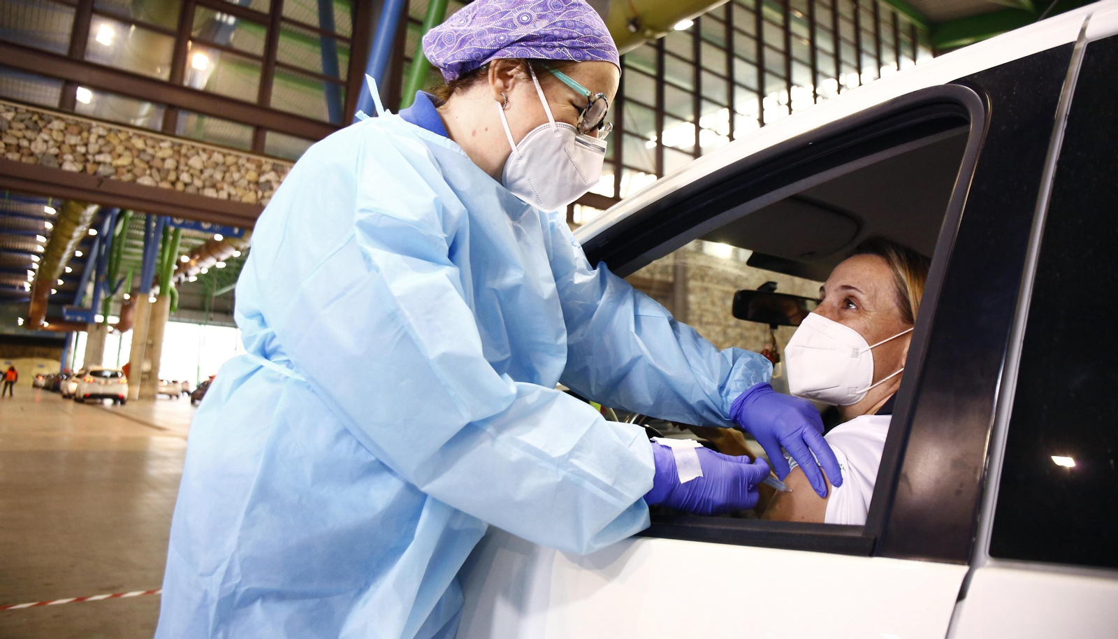 Resulta abrumador pensar en la cantidad de talento, trabajo y tiempo invertido en sacar adelante algo tan sencillo como esta vacuna.