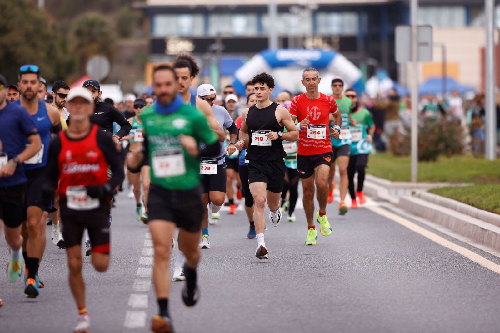 Búscate en las fotos de la Carrera contra el cáncer en Málaga
