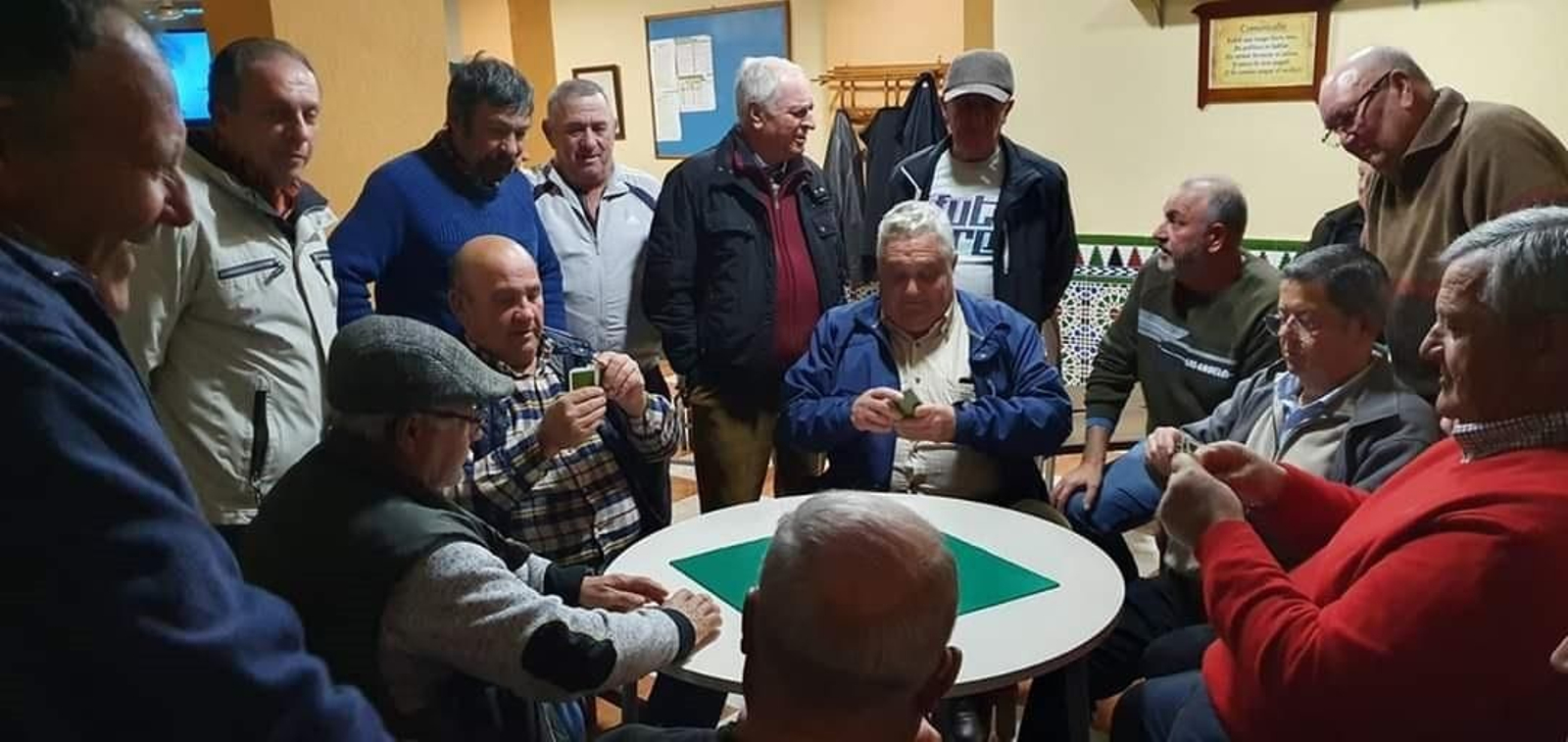 Cúllar Vega organiza un torneo para salvaguardar un juego de cartas único de origen árabe