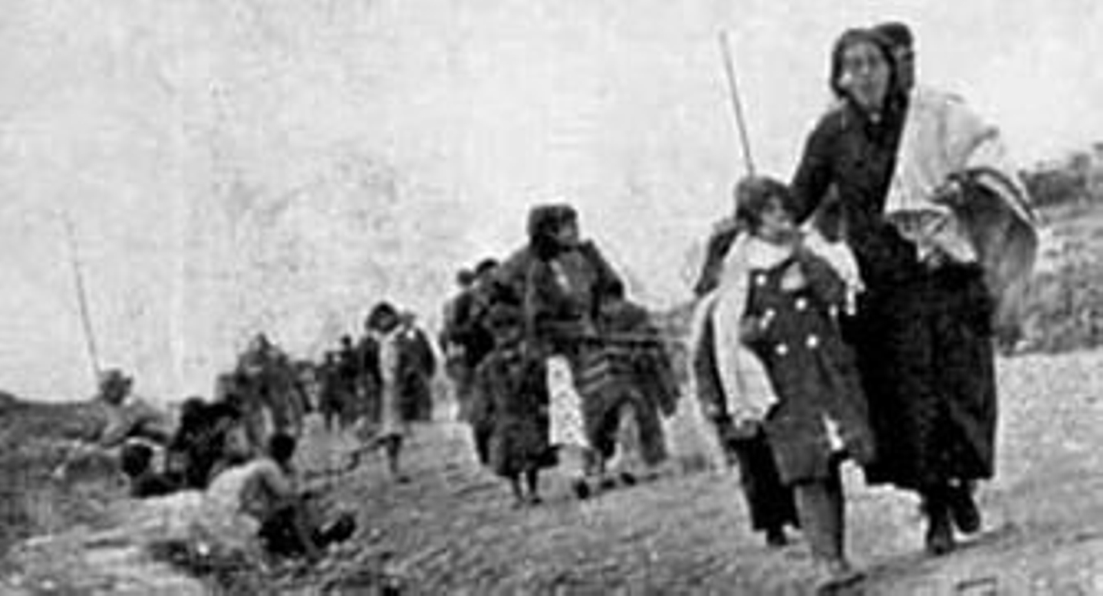 Una exposición reúne más de cien documentos de la Desbandá