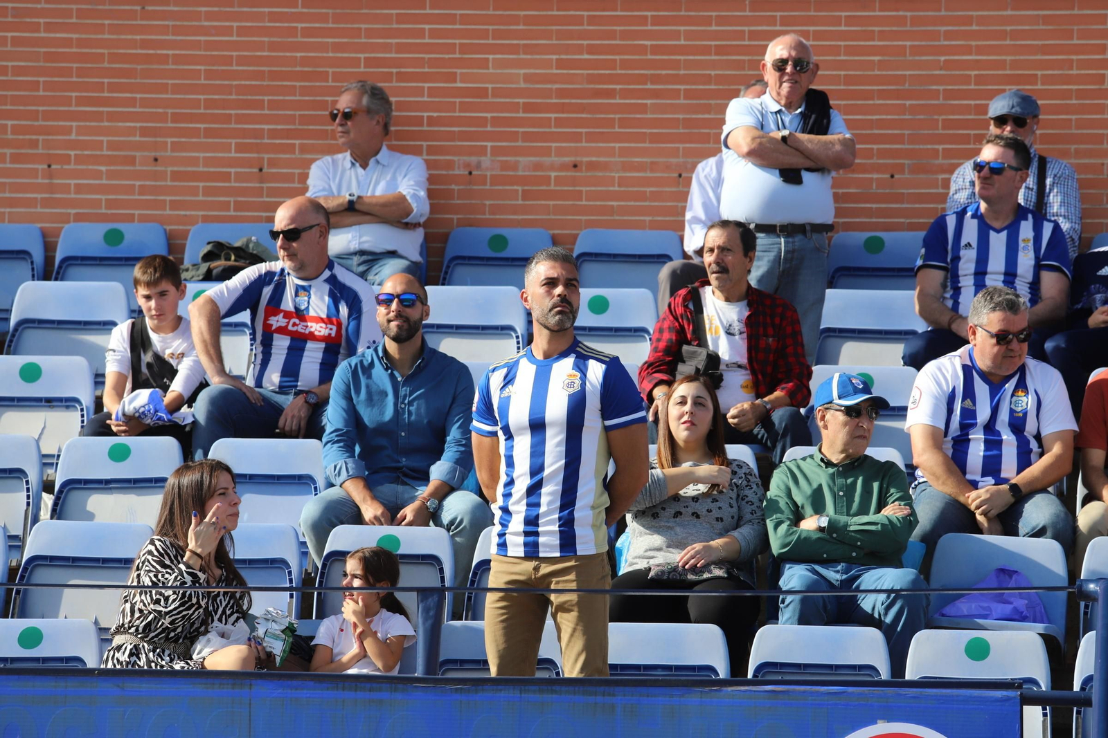 Imágenes del gran ambiente en el Nuevo Colombino para ver el  Recre-Burgos