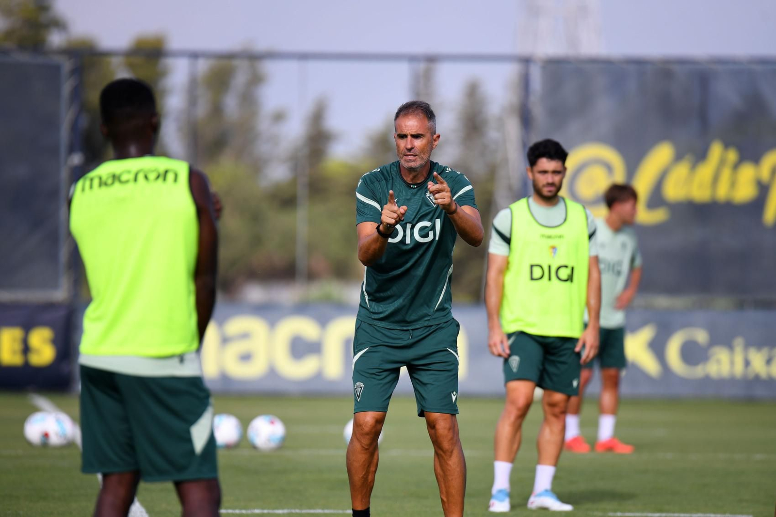 Garitano sigue centrado en el día a día del equipo mientras está pendiente de los distintos movimientos.