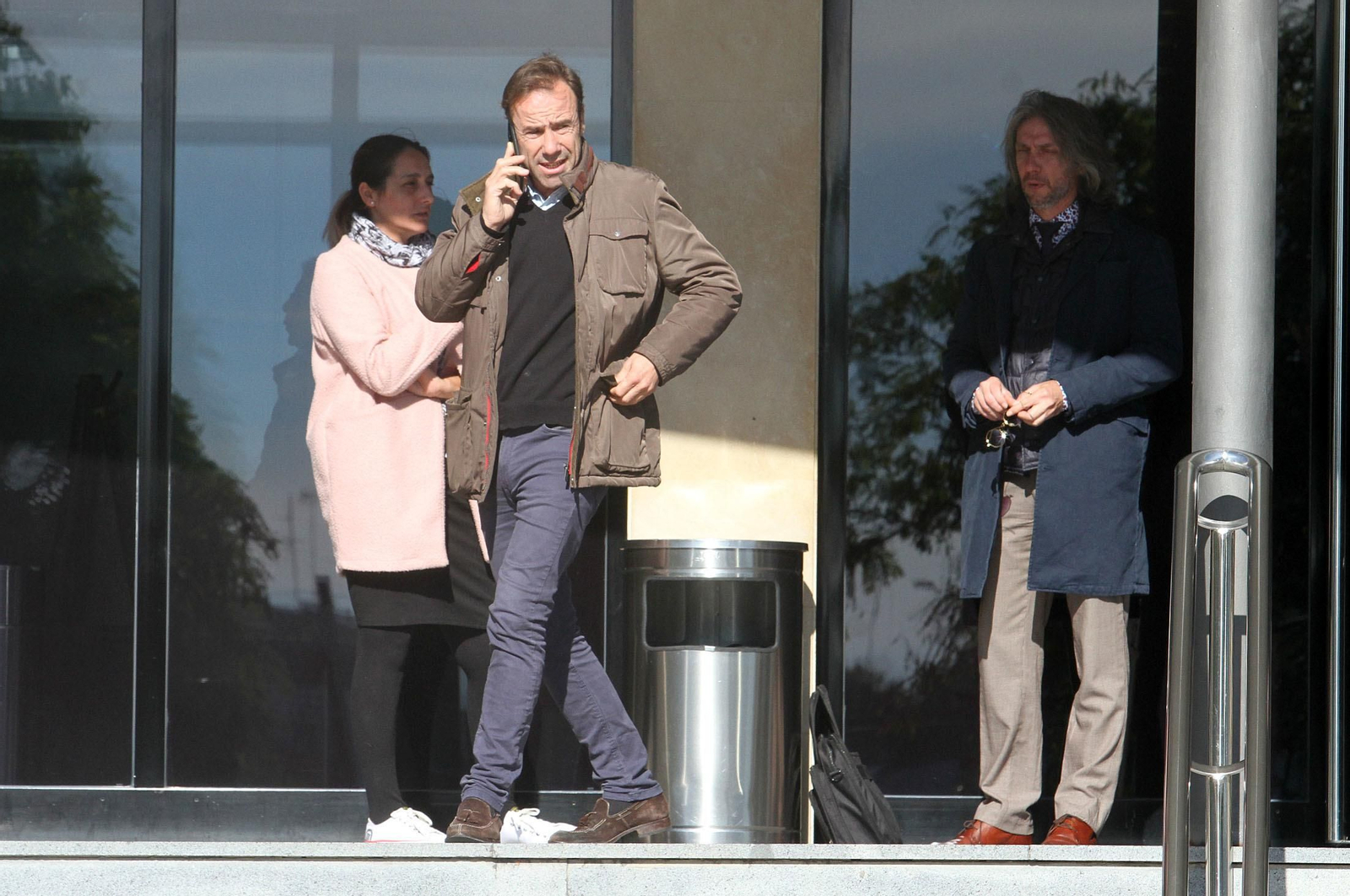 Condolencias a la familia García Palacios durante la mañana en el tanatorio, en imágenes