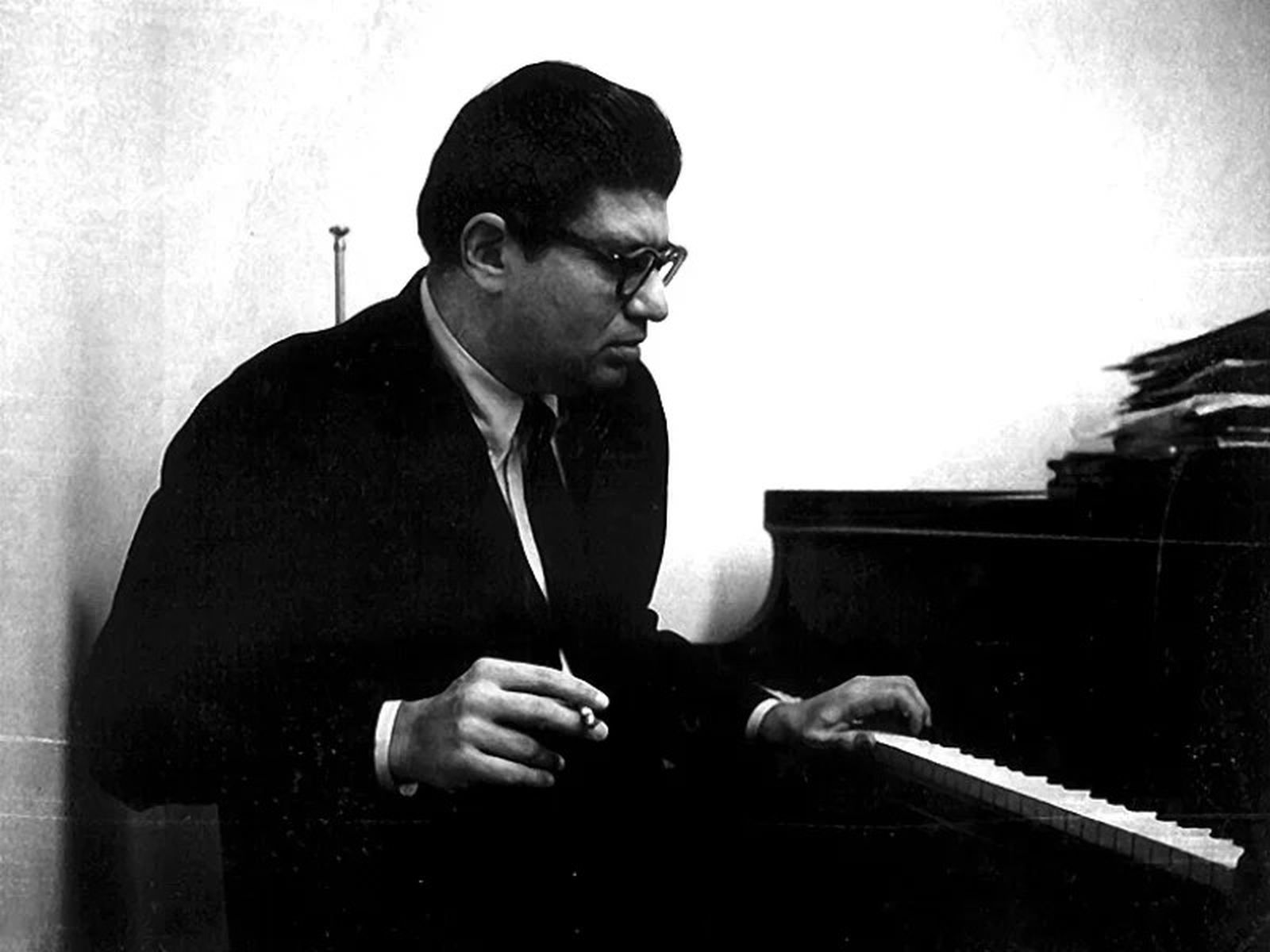 Morton Feldman al piano (c.1963)