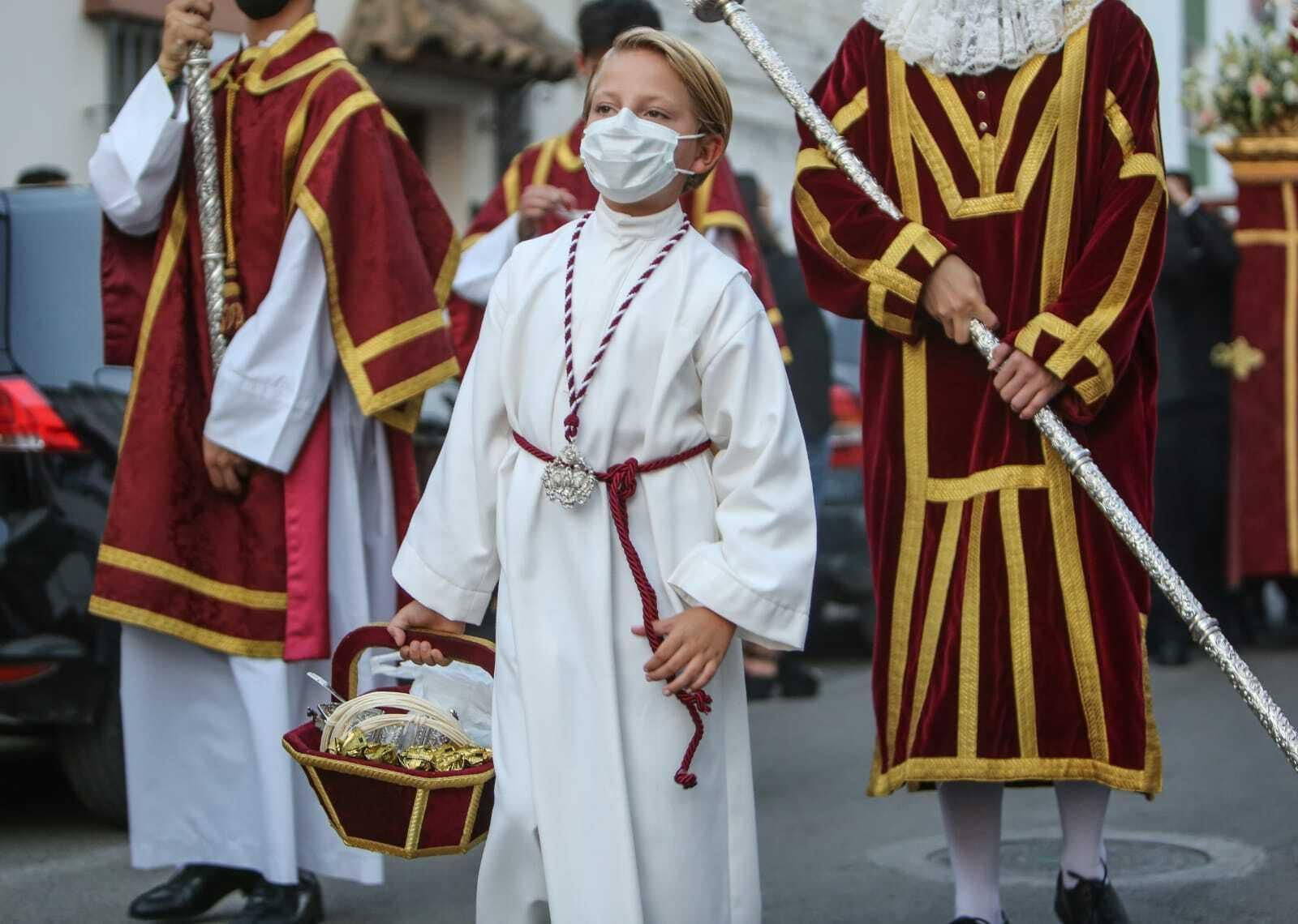 Primera salida de una imagen cofrade por las calles de Chiclana desde el inicio de la pandemia.
