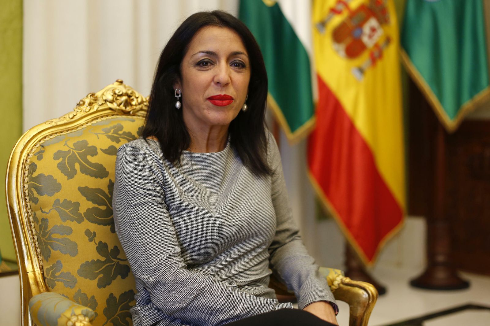 Marta Bosquet posa para la entrevista en el despacho del alcalde de Granada