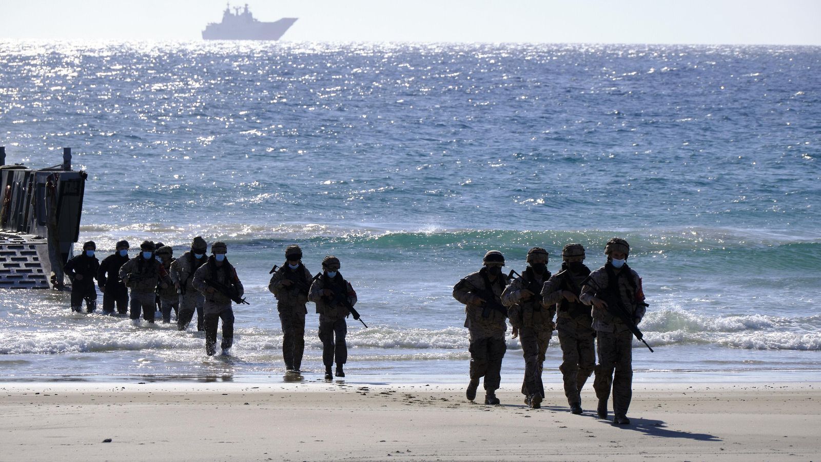 Militares realizando el desembarco durante las maniobras en años anteriores