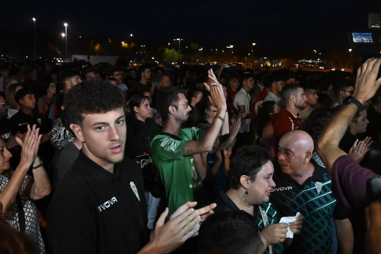 El homenaje del Córdoba CF a Álvaro Prieto a las puertas de El Arcángel, en imágenes