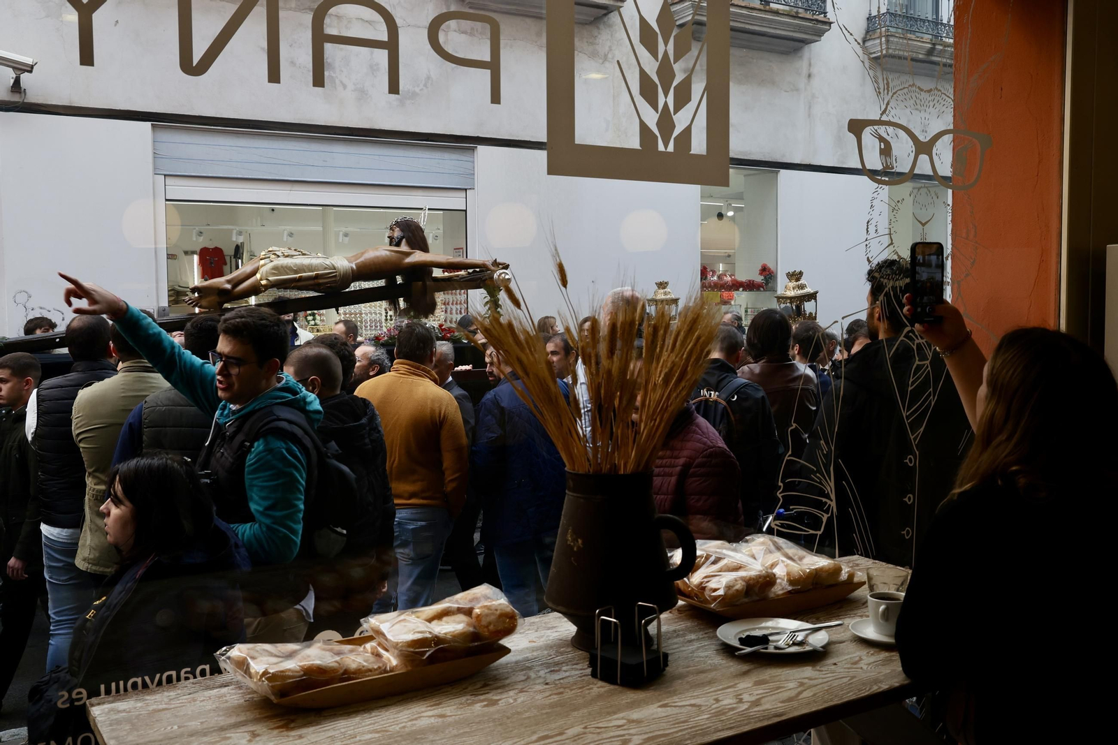 Traslado del Cristo de San Agustían a la Catedral