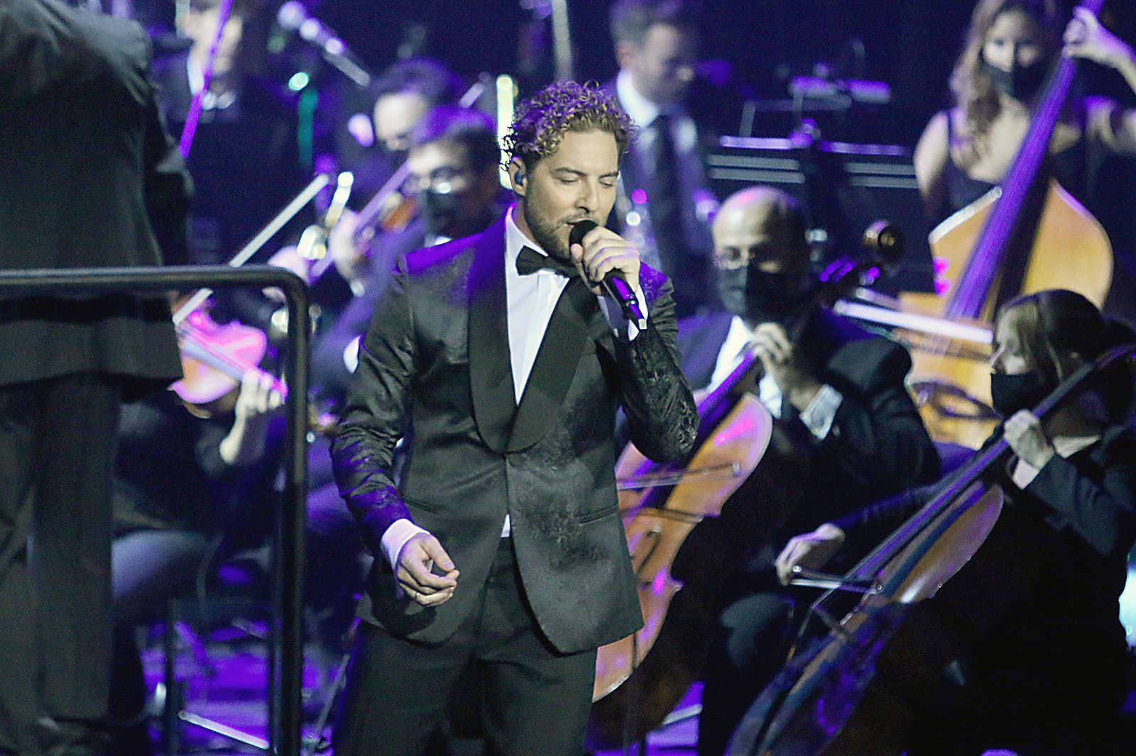Fotogalería del concierto 'David Bisbal Filarmónico by Cosentino'