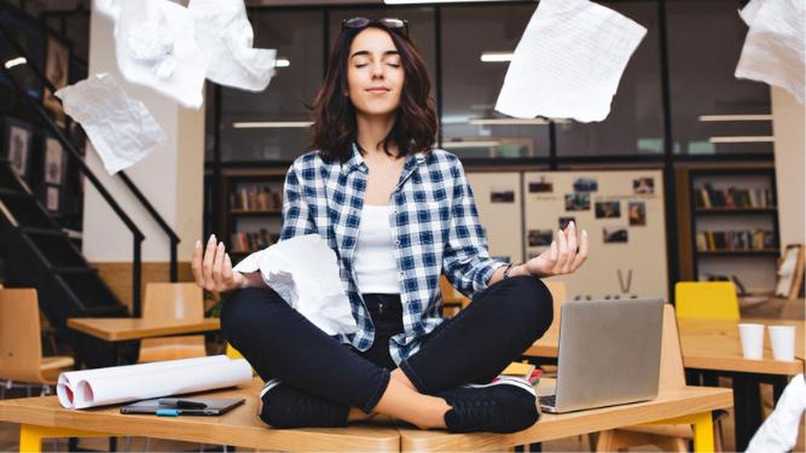 Hay que practicar actividades que ayuden a relajar y a centrar la atención en una sola cosa.