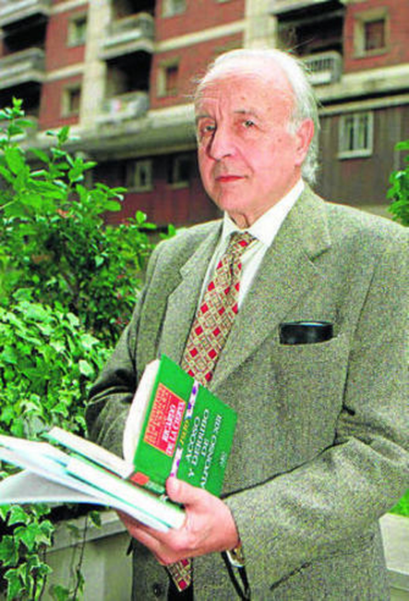 Ricardo de la Cierva era sobrino de Juan de la Cierva, inventor del autogiro.