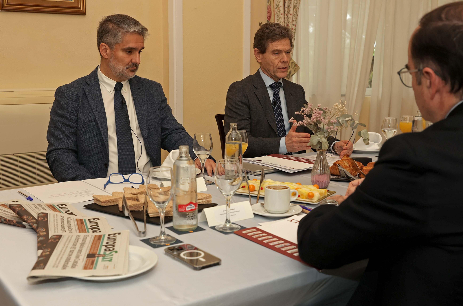 Desayunos de Redacción: 'El reto de la descarbonización', en imágenes