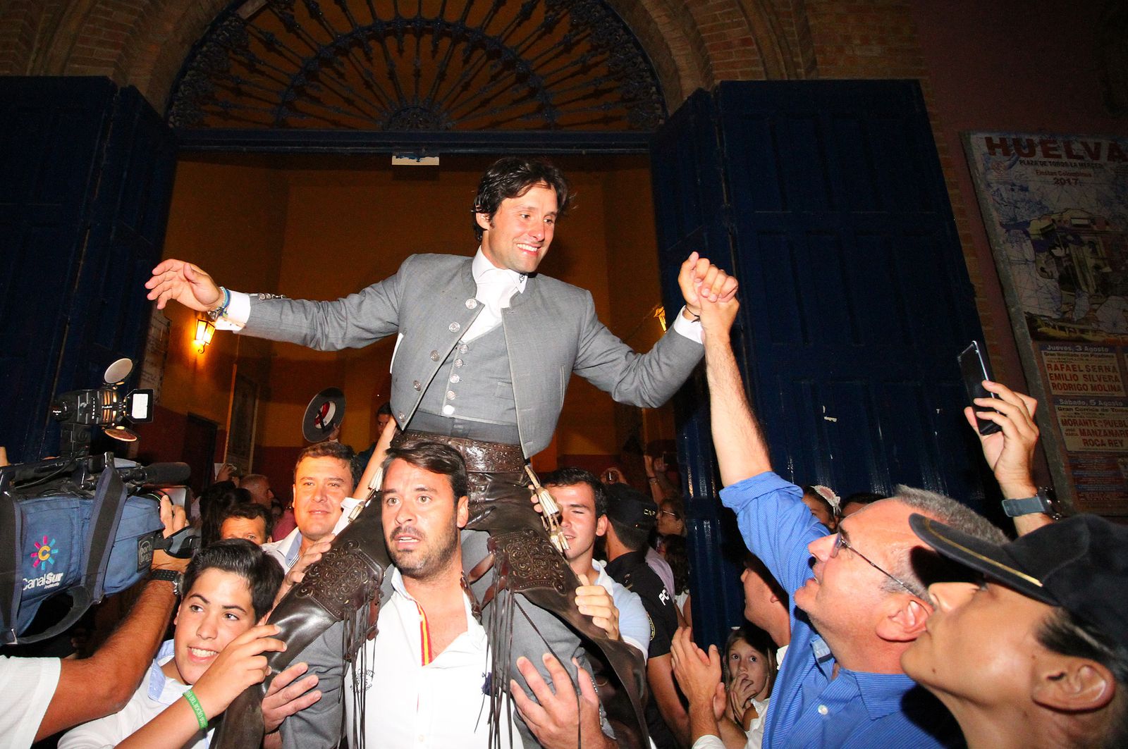 Imágenes de la corrida de rejones de Pablo Hermoso de Mendoza, Andrés Romero y Lea Vicens.