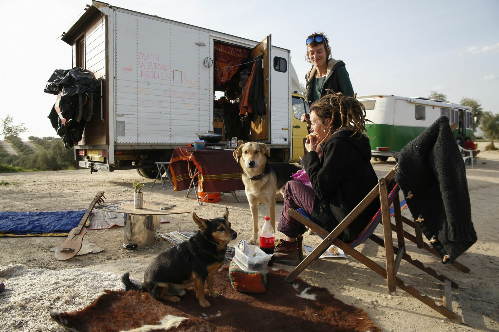 Unas jóvenes disfrutan de la Fiesta del Dragón del año pasado.