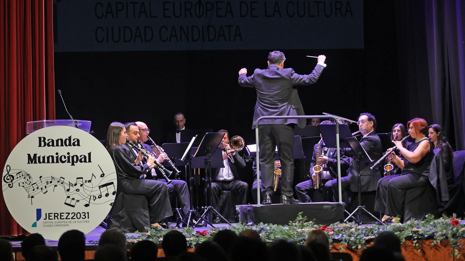 La Banda Municipal de Música, en una de sus interpretaciones en el acto de la Sala Compañía.