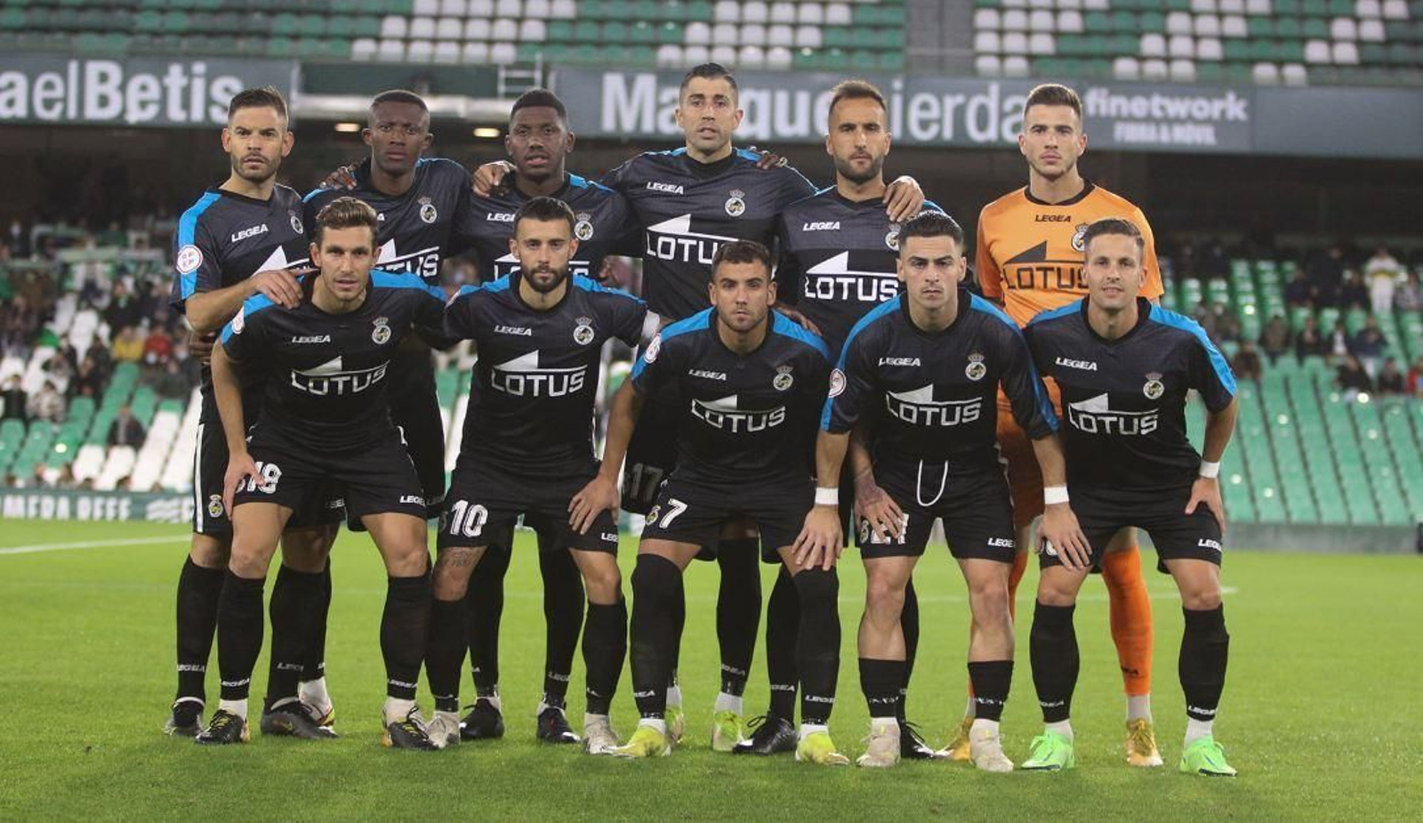 Formación inicial de la Balona, el pasado viernes en el Benito Villamarín