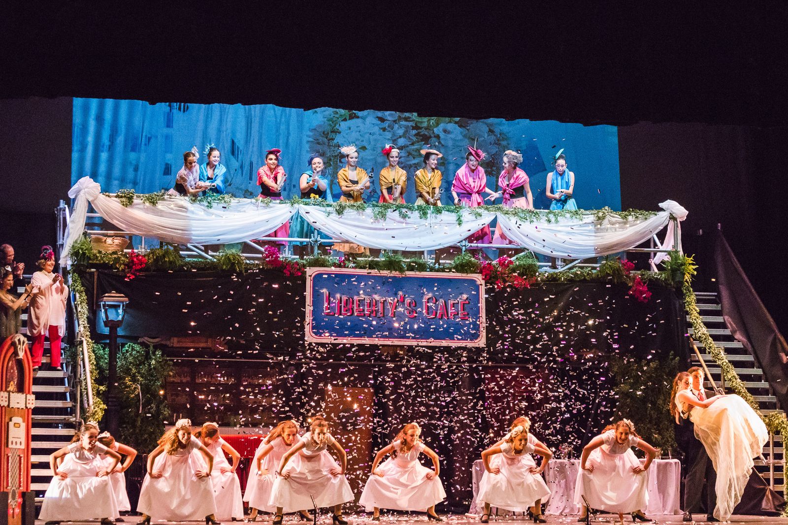 Imágenes del espectáculo Let's jazz, de la Escuela de Danza Fredes Insa, en el Teatro Villamarta