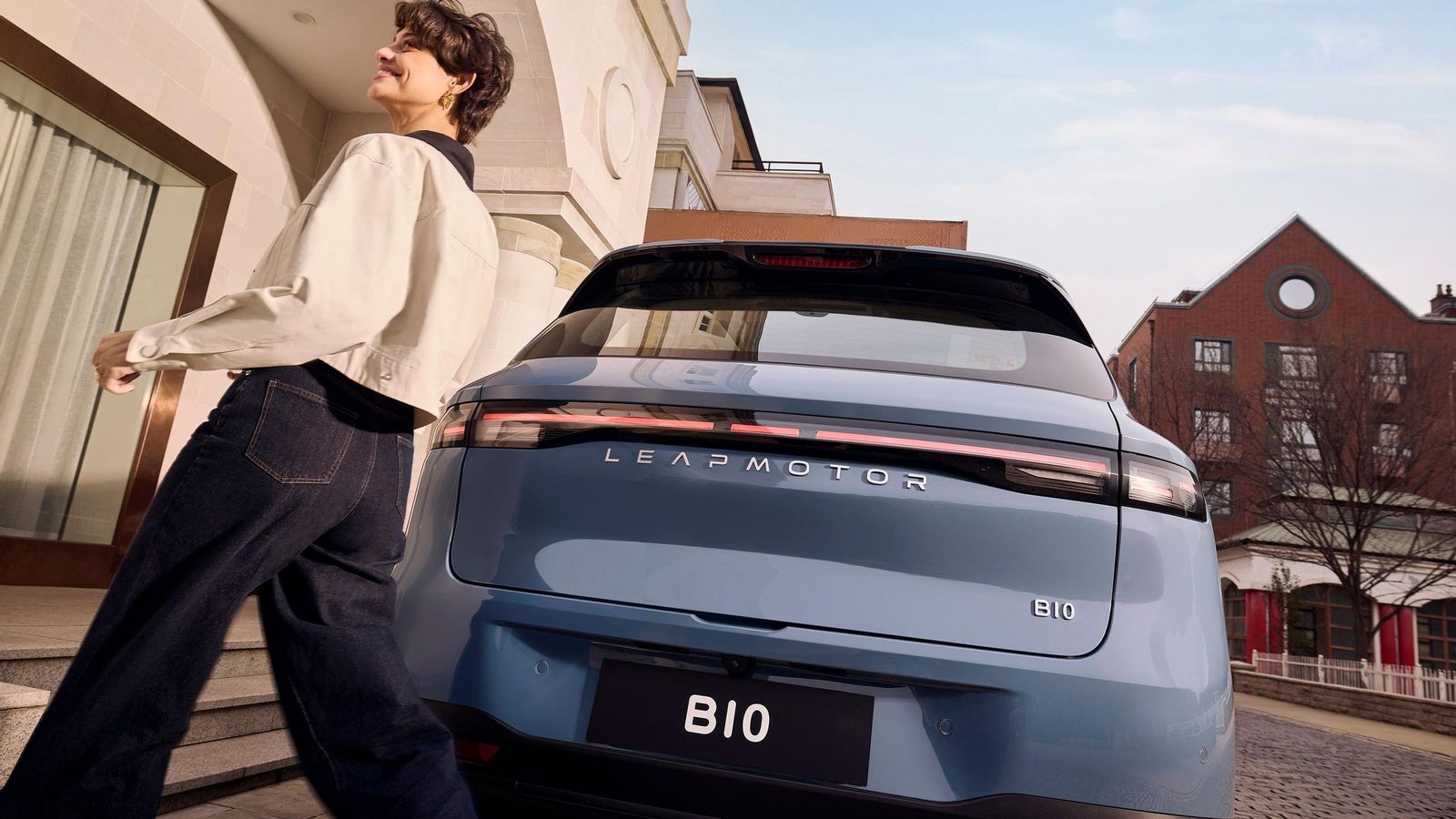 El B10 se ofertará con dos sistemas de propulsión que difieren entre sí por la capacidad de la batería y dos niveles de equipamiento.