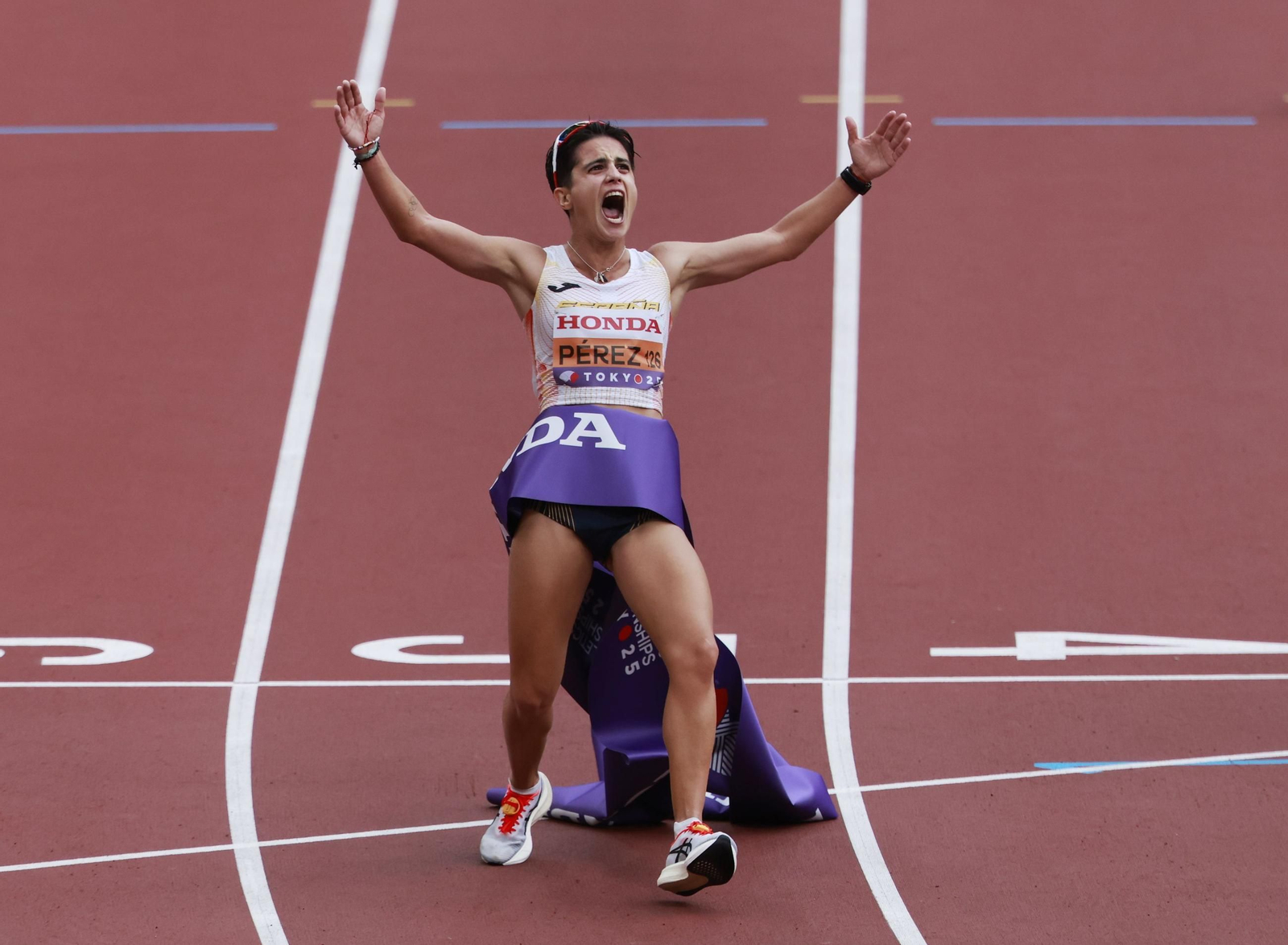 Las mejores fotos del nuevo oro mundial de María Pérez