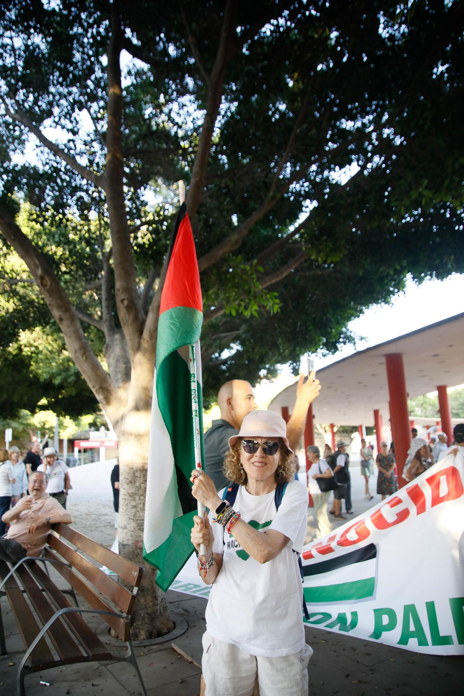 Imágenes de la manifestación en Almería por el genocidio en Palestina