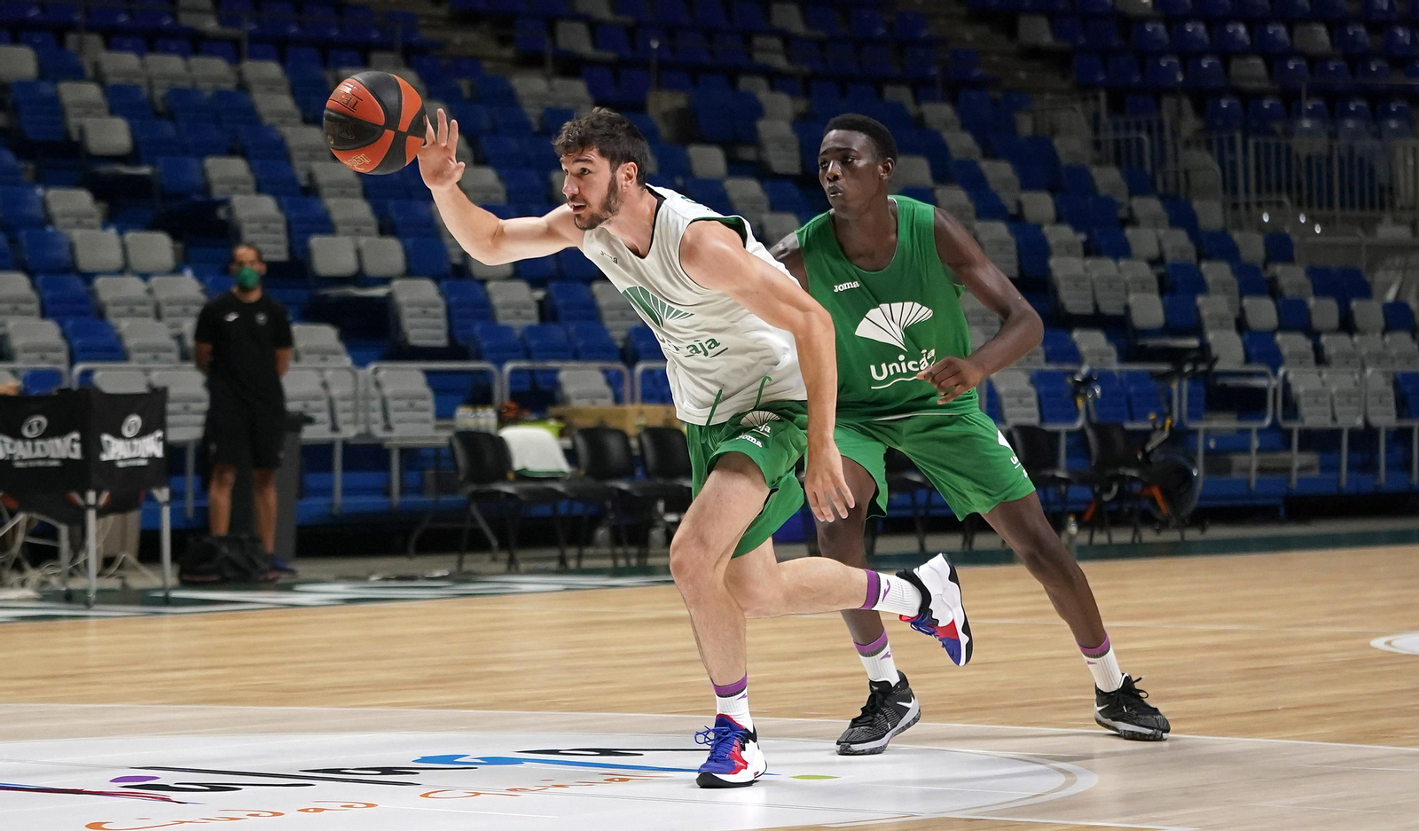 Fotos: el primer día de pretemporada del Unicaja en el Carpena Fotos: el primer día de pretemporada del Unicaja en el Carpena