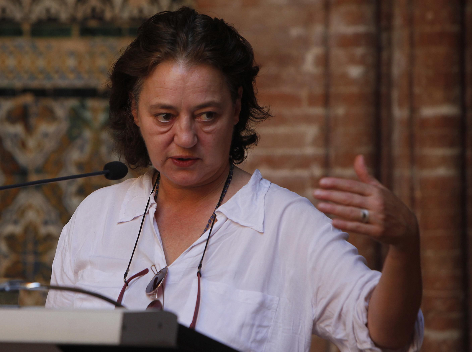 La artista alemana de origen griego Angela Melitopoulos (Múnich, 1961), durante la presentación de la exposición en el CAAC.