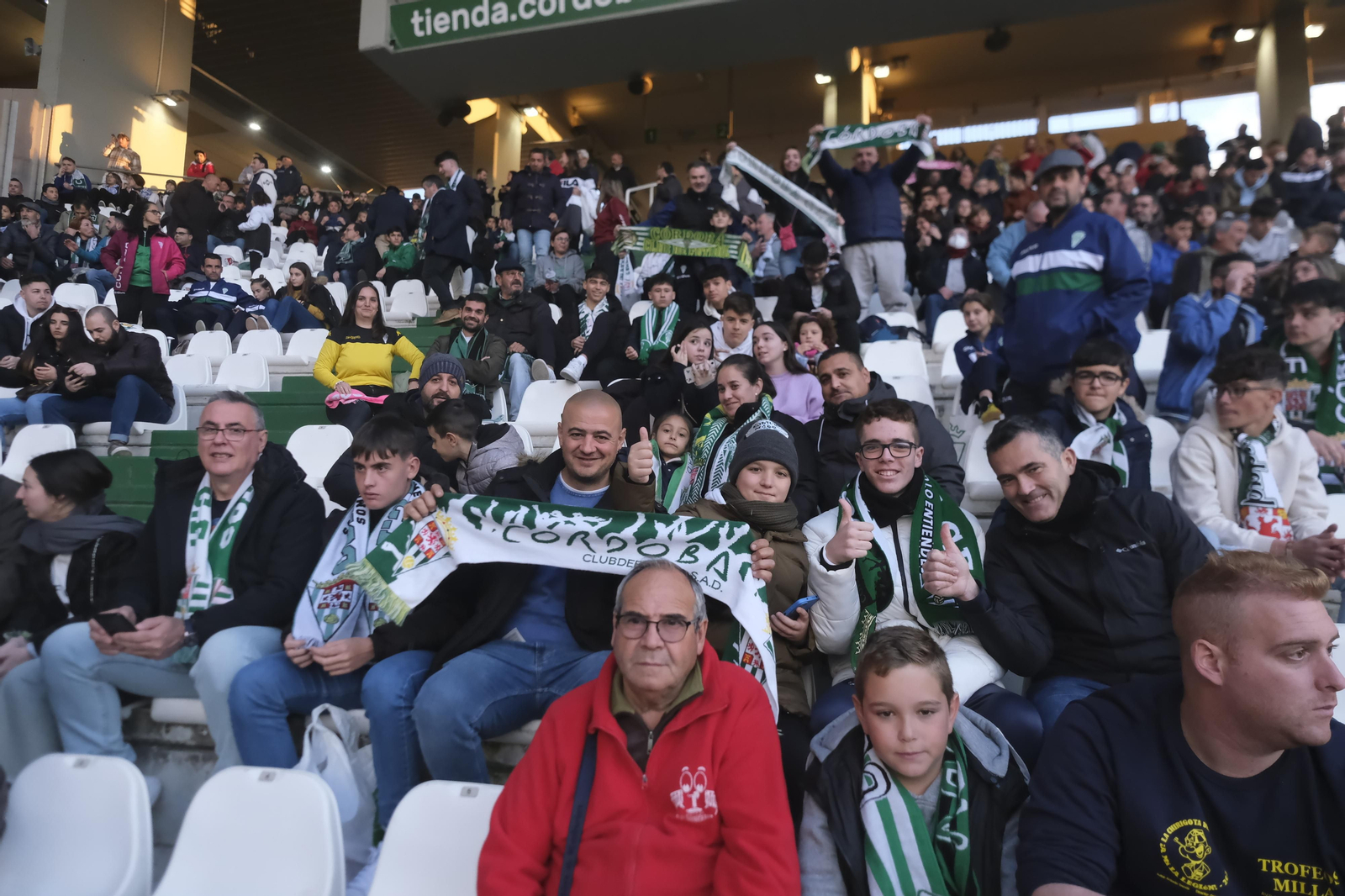 Córdoba CF - Real Madrid Castilla: Las fotos del ambiente en El Arcángel Córdoba CF - Real Madrid Castilla: Las fotos del ambiente en El Arcángel